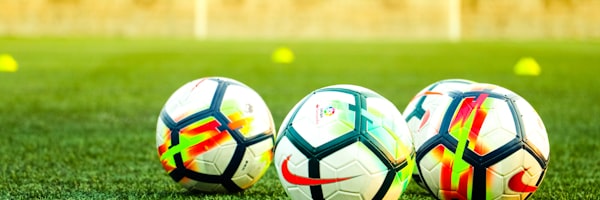 专业机构给出的比赛胜负与比分概率预测